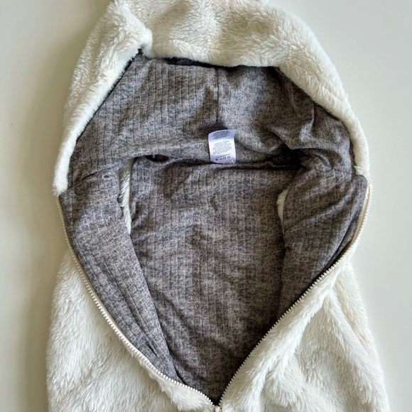 Disney Junior Girls Minnie Mouse Girl’s Faux Fur Vest - Size 6 - Picture 6 of 9